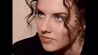 ගයි fundles bustty girl and cums
