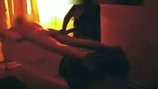 ම්ලේච්ඡ පැමිණ ගෙදර හා බිරිඳ මේස් දී