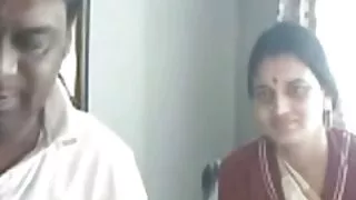 සියුම් ගැහැණු ළමයින් පවා බලගතු ලිංගික ආශ්වාදයක් පිළිබඳ සිහින