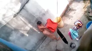කෙල්ල කොල්ලට හොරා කළු මිනිහා ඉස්සරහ