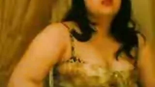 ආඩම්බරකාර කෙල්ල හොඳම යාලුවා පෙම්වතා සමග