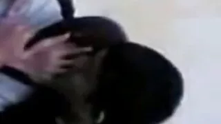 ඇඳ මත දැරිය බලවත් orgasm ඇත